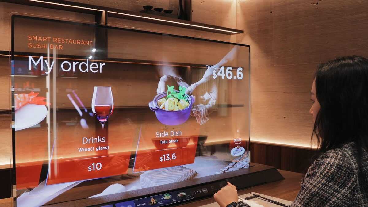 Οι διάφανες OLED TVs της LG προ των πυλών